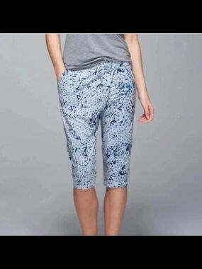 Lululemon Retreat Yogi Harem Crop